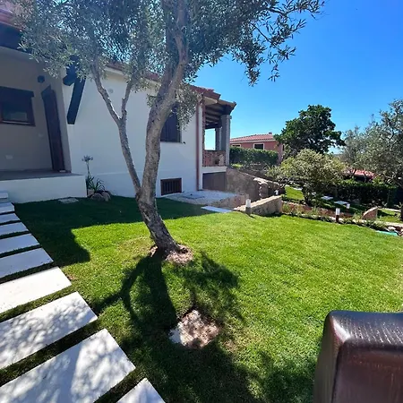 Vakantiehuis Tavolara Relax Con Giardino Vicino Al Mare